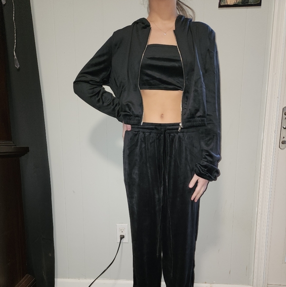 NWT Dolls Kill Luxurious Soft Velor Black Pant And Jacket Set - Picture 9 of 13